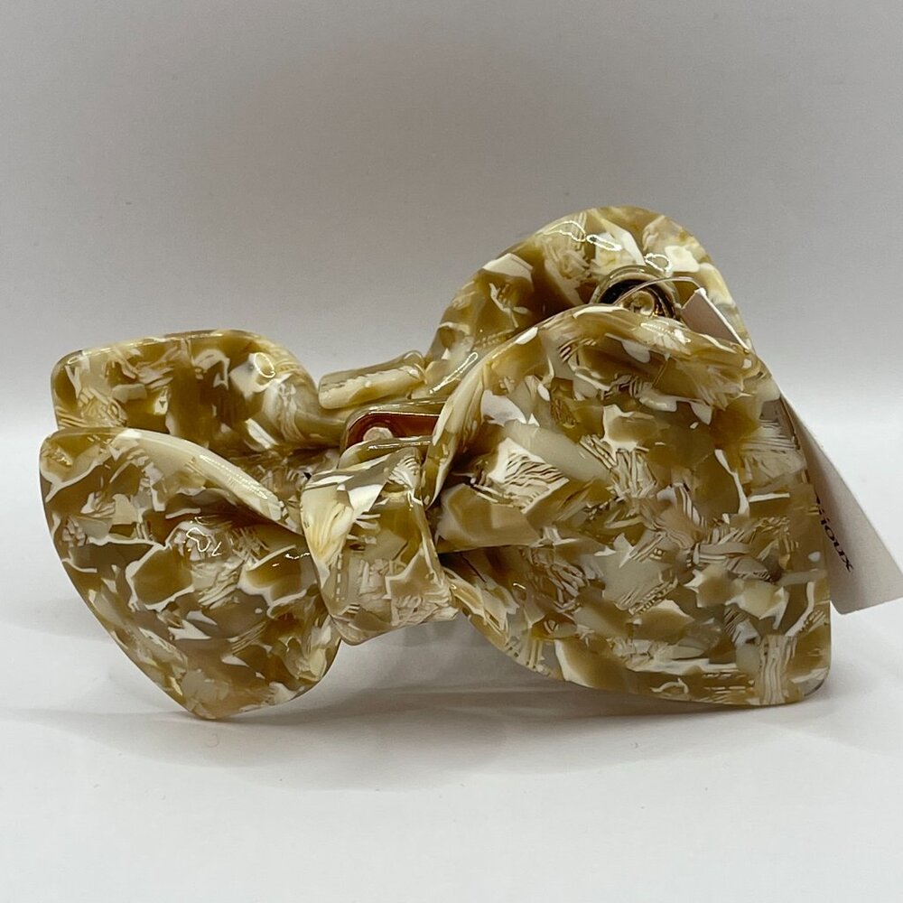 NWT Marble Effect Bow Shaped Hair Clip